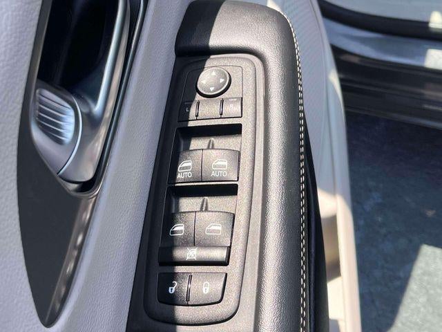 2023 Chrysler Pacifica Touring L FWD