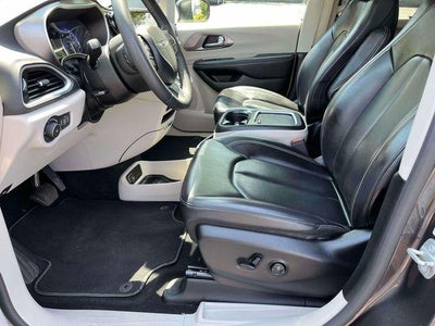 2023 Chrysler Pacifica Touring L FWD
