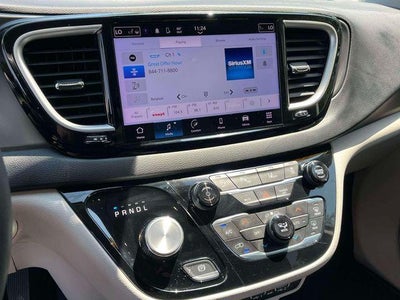 2023 Chrysler Pacifica Touring L FWD