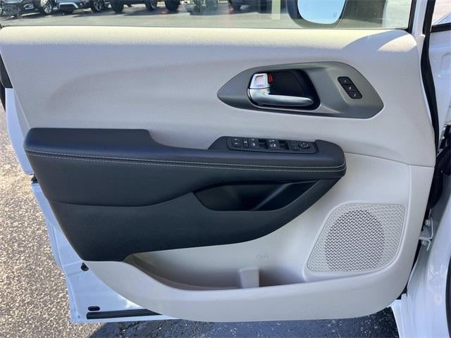 2023 Chrysler Pacifica Touring L FWD