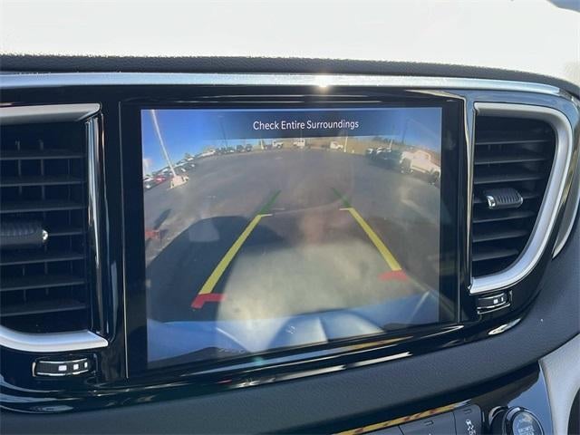 2023 Chrysler Pacifica Touring L FWD