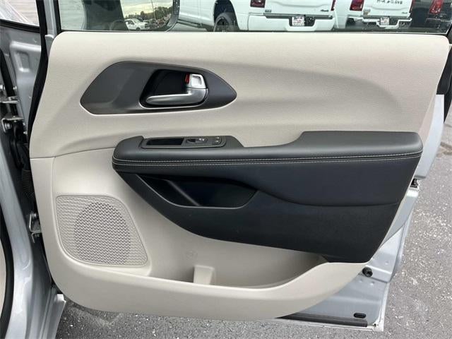 2024 Chrysler Pacifica Touring L FWD