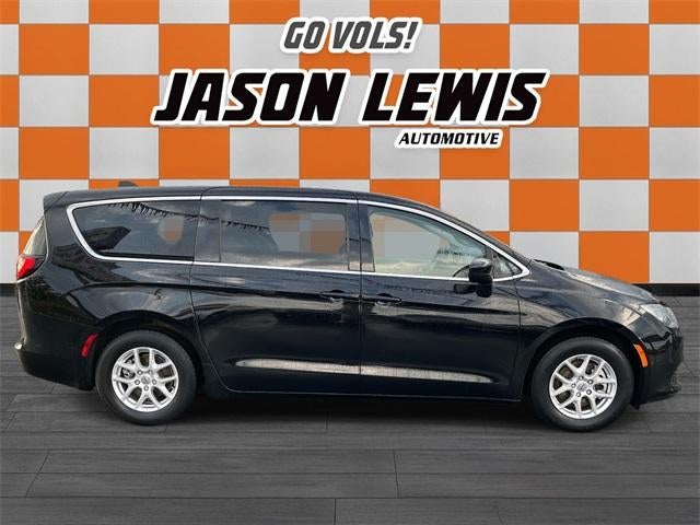 2024 Chrysler Voyager LX FWD