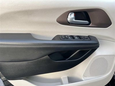 2024 Chrysler Voyager LX FWD