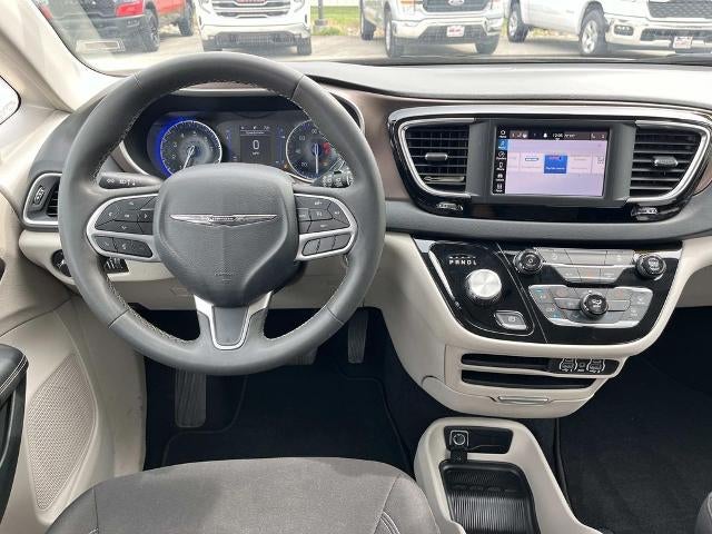 2023 Chrysler Voyager LX FWD