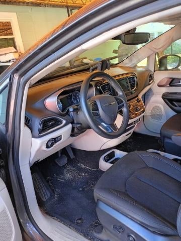 2023 Chrysler Voyager LX FWD