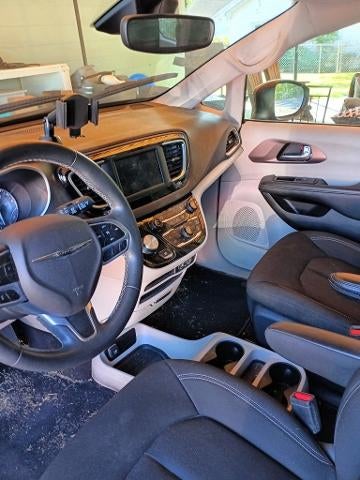 2023 Chrysler Voyager LX FWD