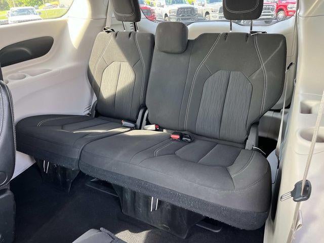 2023 Chrysler Voyager LX FWD