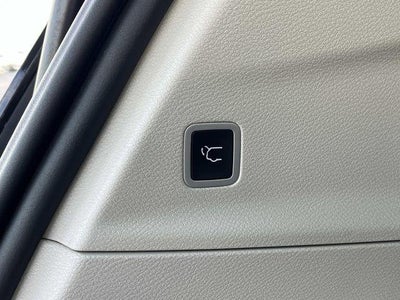 2023 Chrysler Voyager LX FWD