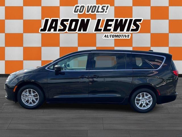 2023 Chrysler Voyager LX FWD