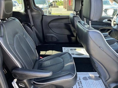 2025 Chrysler Pacifica Limited FWD