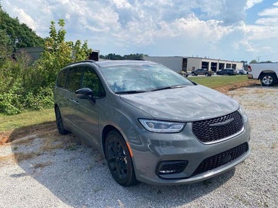 2025 Chrysler Pacifica Limited FWD