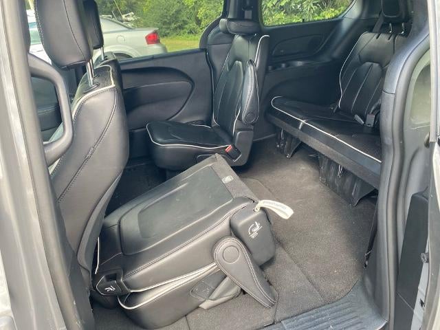 2025 Chrysler Pacifica Limited FWD