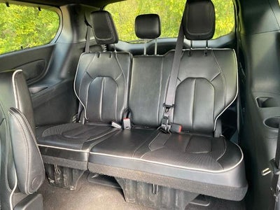 2025 Chrysler Pacifica Limited FWD