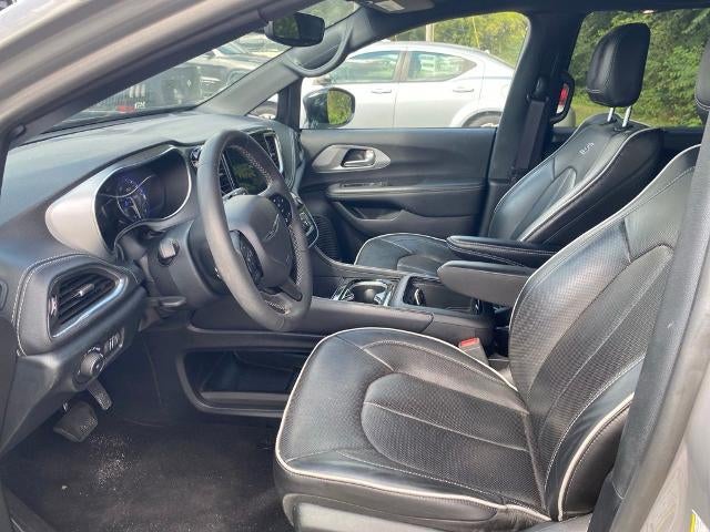2025 Chrysler Pacifica Limited FWD