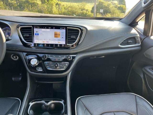 2026 Chrysler Pacifica Limited FWD