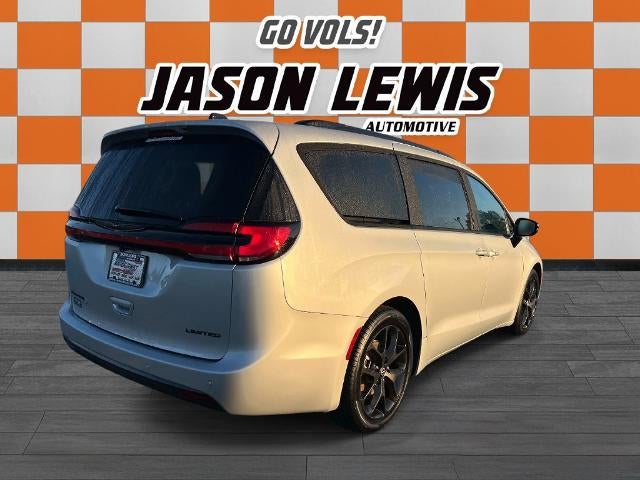 2026 Chrysler Pacifica Limited FWD