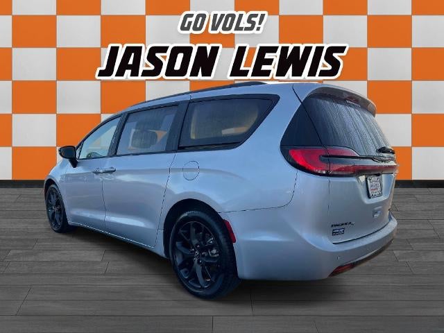 2026 Chrysler Pacifica Limited FWD