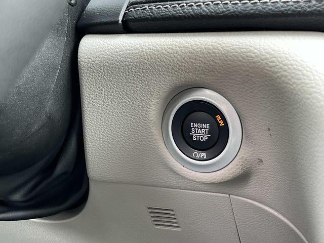 2024 Chrysler Pacifica Limited FWD