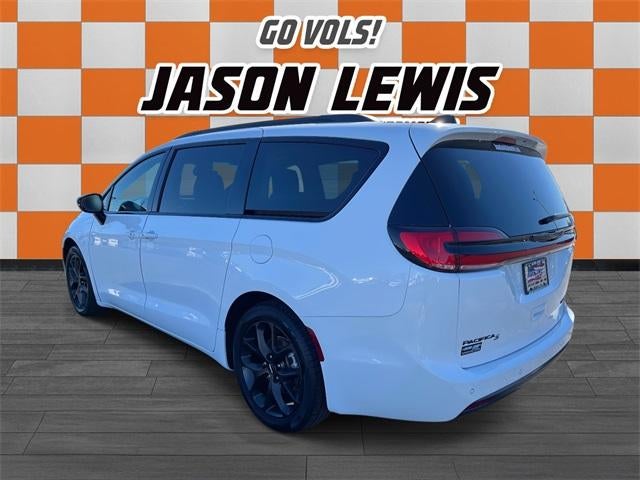 2025 Chrysler Pacifica Limited FWD