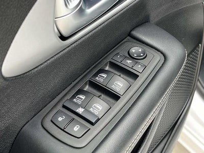 2025 Chrysler Pacifica Limited FWD