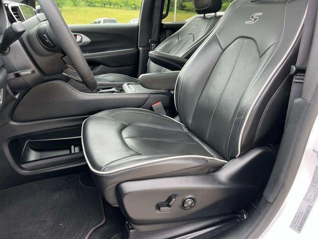 2025 Chrysler Pacifica Limited FWD