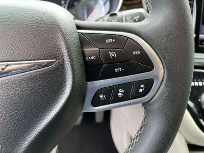 2024 Chrysler Pacifica Limited FWD