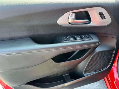 2025 Chrysler Pacifica Limited FWD