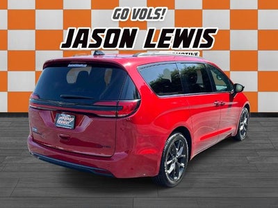 2025 Chrysler Pacifica Limited FWD