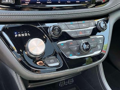 2025 Chrysler Pacifica Limited FWD