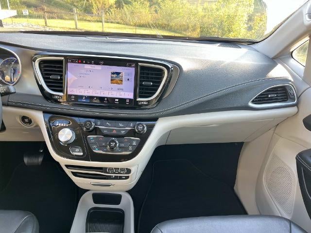 2022 Chrysler Pacifica Touring L AWD
