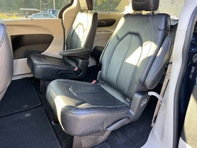 2022 Chrysler Pacifica Touring L AWD