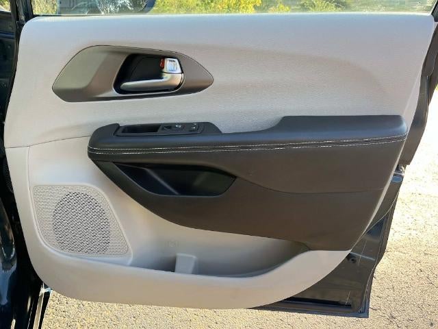 2022 Chrysler Pacifica Touring L AWD