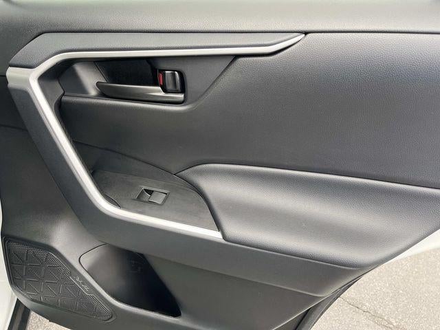 2025 Toyota RAV4 Hybrid LE AWD (Natl)