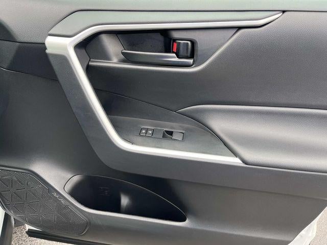 2025 Toyota RAV4 Hybrid LE AWD (Natl)