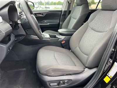 2023 Toyota RAV4 XLE FWD (GS)