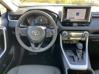 2025 Toyota RAV4 XLE FWD (GS)