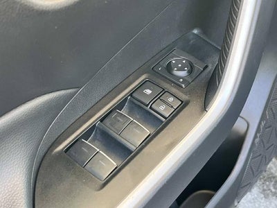 2025 Toyota RAV4 XLE FWD (GS)
