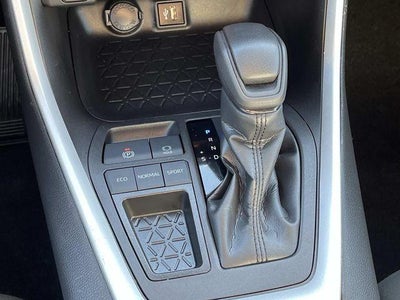 2024 Toyota RAV4 XLE FWD (GS)