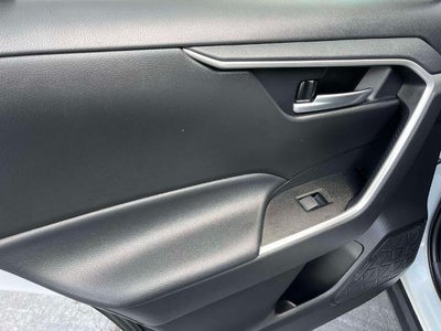 2025 Toyota RAV4 XLE FWD (GS)