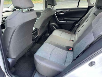 2025 Toyota RAV4 XLE FWD (GS)