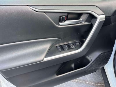 2025 Toyota RAV4 XLE FWD (GS)