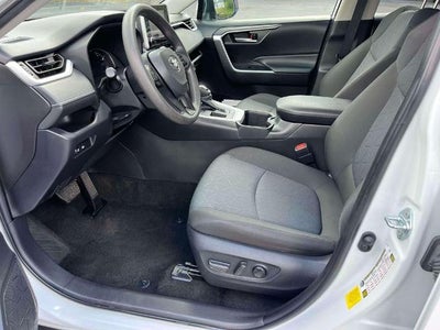 2025 Toyota RAV4 XLE FWD (GS)