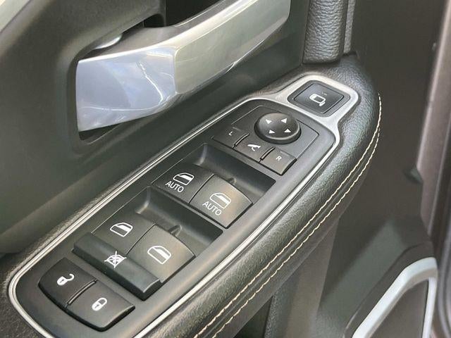 2019 RAM 3500 Laramie 4x4 Crew Cab 6'4" Box