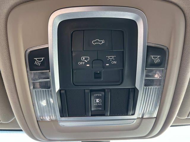 2019 RAM 3500 Laramie 4x4 Crew Cab 6'4" Box