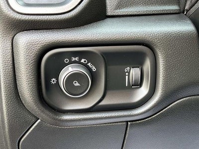2022 RAM 3500 Tradesman 4x4 Crew Cab 8' Box