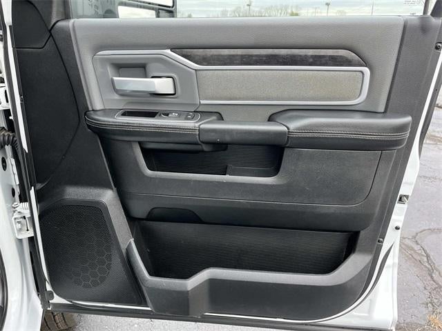 2023 RAM 3500 Big Horn 4x4 Crew Cab 8' Box