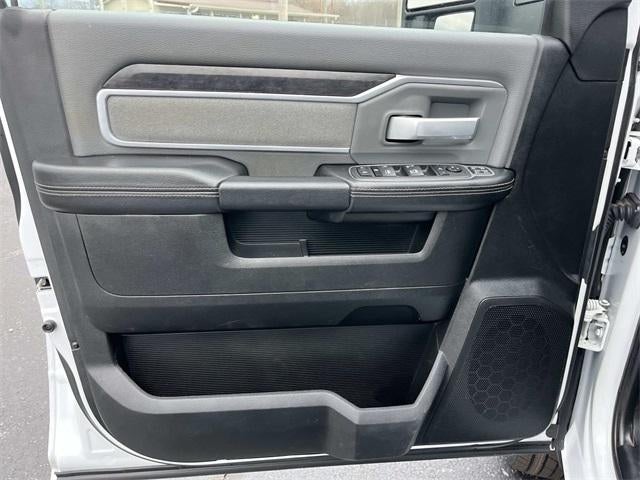 2023 RAM 3500 Big Horn 4x4 Crew Cab 8' Box