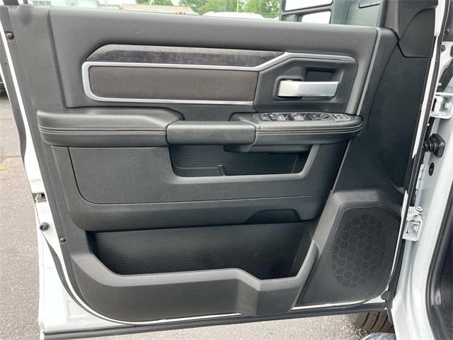 2024 RAM 3500 Big Horn 4x4 Crew Cab 8' Box