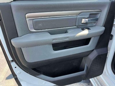 2016 RAM 1500 4WD Crew Cab 5.7 Ft Box Big Horn